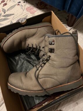 UGG Men’s Hannen TL Waterproof Boots – Size 10